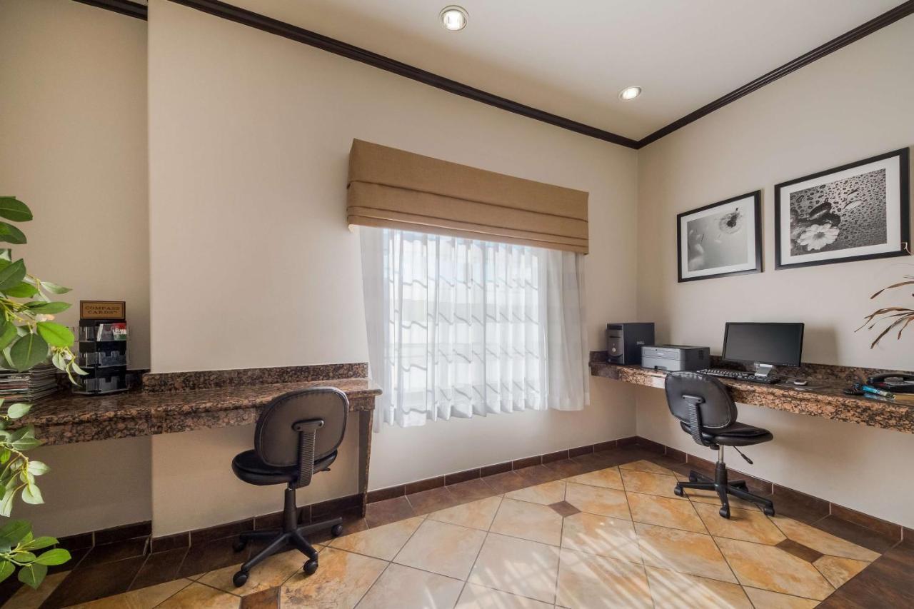 Surestay Plus Hotel By Best Western Near Seaworld San Antonio Zewnętrze zdjęcie
