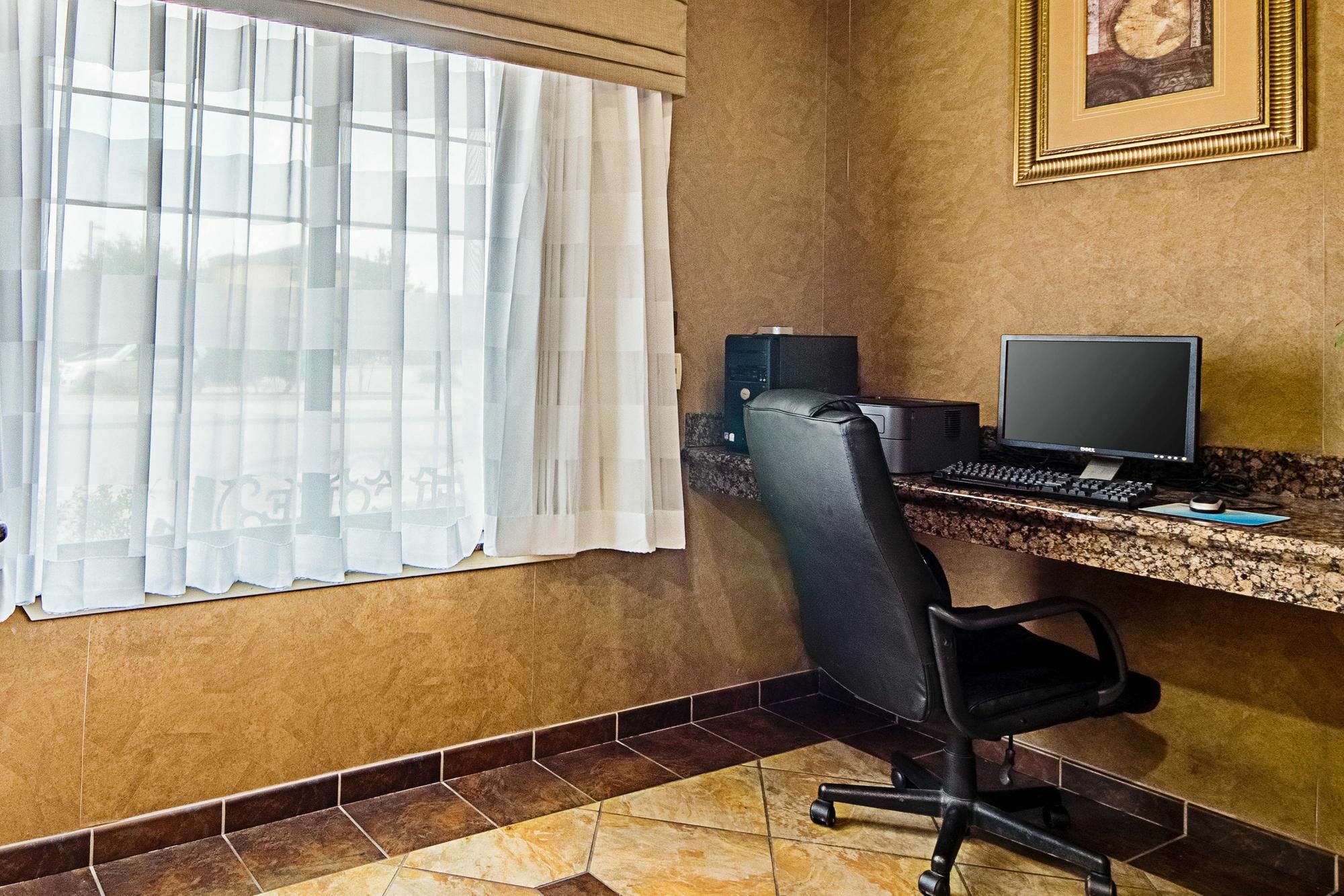 Surestay Plus Hotel By Best Western Near Seaworld San Antonio Zewnętrze zdjęcie